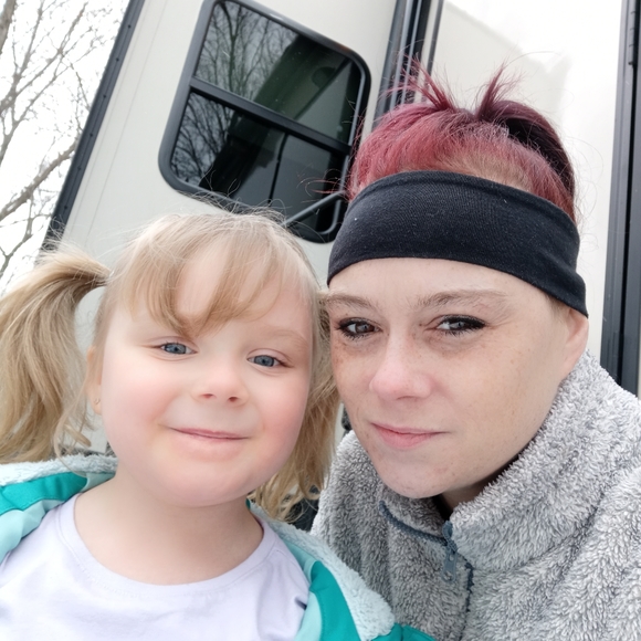 Meet your Posher, Heather - Picture 1 of 5